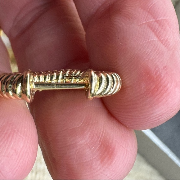 New High Quality Hoop Huggies Lussoro 18k Gold Plated Everyday Wear Earrings - Picture 9 of 10